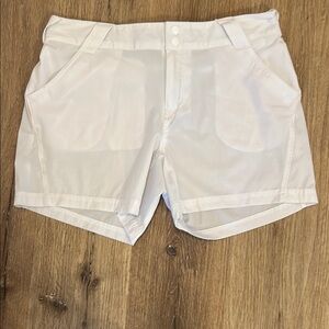 NWOT Columbia White Cargo Shorts Classic Summer Style